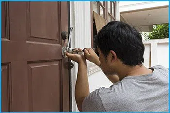 Lock Locksmith Services Derby, CT 203-278-5064 - 16-emergency-locksmith-opening
