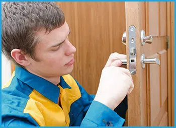 Lock Locksmith Services Derby, CT 203-278-5064 - 5-lock-opening